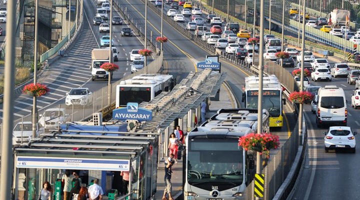 İstanbul'da toplu taşıma araçları YKS'ye girecek öğrenci ve sınav görevlilerine ücretsiz