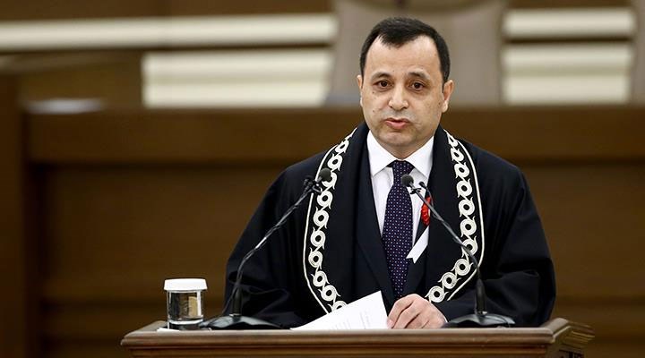 AYM Başkanı Arslan'dan 'hukuk dışı arayış' mesajı