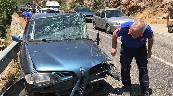 HDP'lilerin aracı kaza yaptı: 7 yaralı