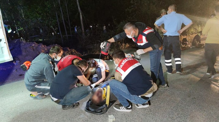 Van’da göçmenleri taşıyan minibüs kaza yaptı: En az 8 can kaybı