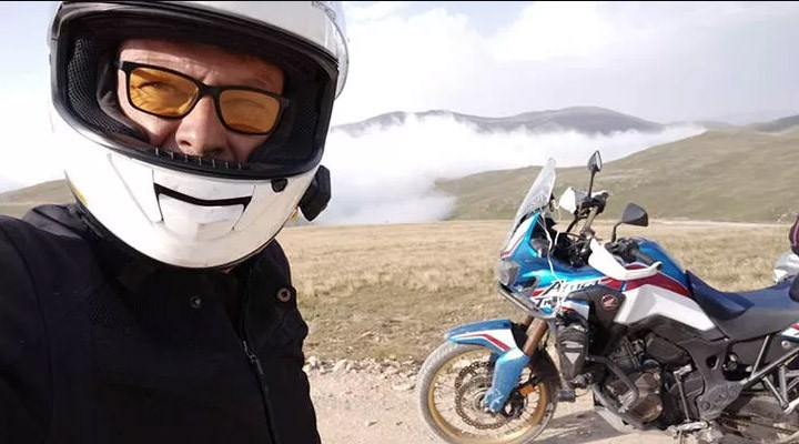 Ali Küver motosiklet yolculuklarını kitaplaştırdı: 'Yol Hikayeleri'