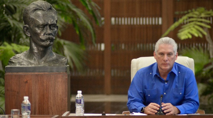 Küba Devlet Başkanı Canel: Devrimi yok etmek için cesetlerimizi çiğnemeleri gerekir