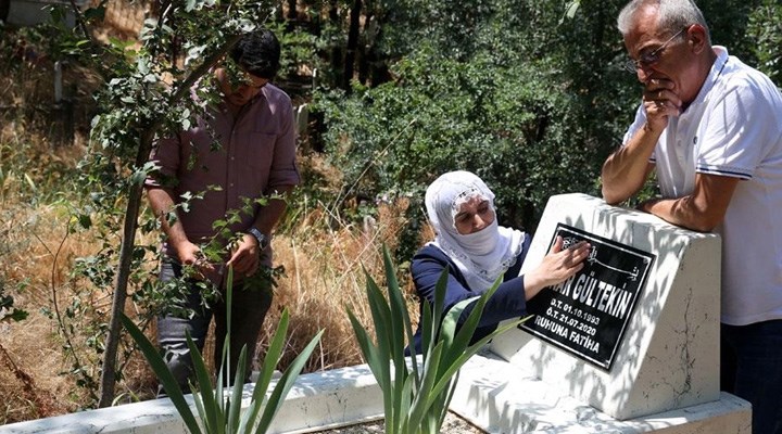Pınar Gültekin'in annesi: Ayaktayız ama biz ölüyüz