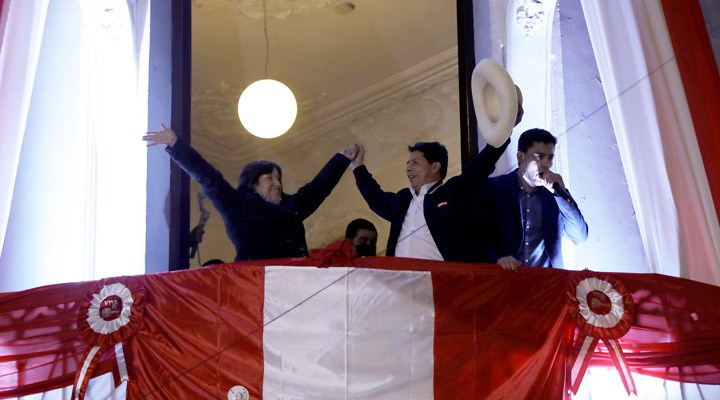 Resmi olarak ilan edildi: Peru'da devlet başkanlığı seçimini solcu Pedro Castillo kazandı