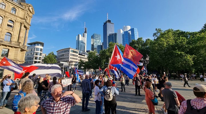 Küba‘ya Amerikan ambargosu, Almanya‘da da protesto edildi