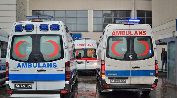 Koca: Ambulanslarda görev yapan 3 bin 552 sağlık personeli koronavirüse yakalandı