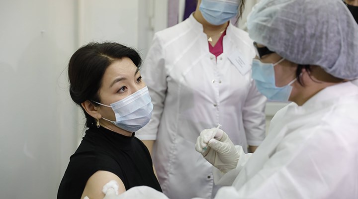 Kazakistan Sağlık Bakanı: Ülkedeki Covid-19 hastalarının yüzde 99'u aşısızlar