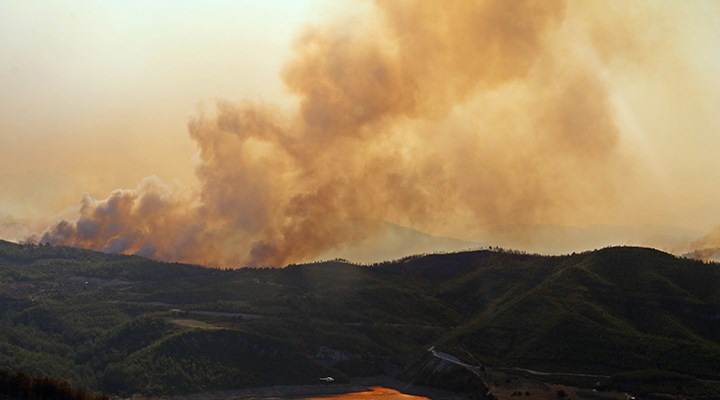 AFAD'dan ülke genelindeki yangınlarla ilgili bilgilendirme