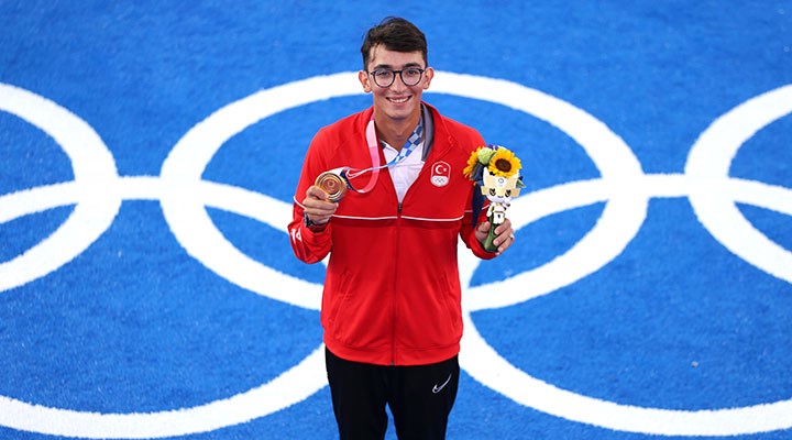 Olimpiyat şampiyonu Mete Gazoz'un 2016'daki paylaşımı gündem oldu