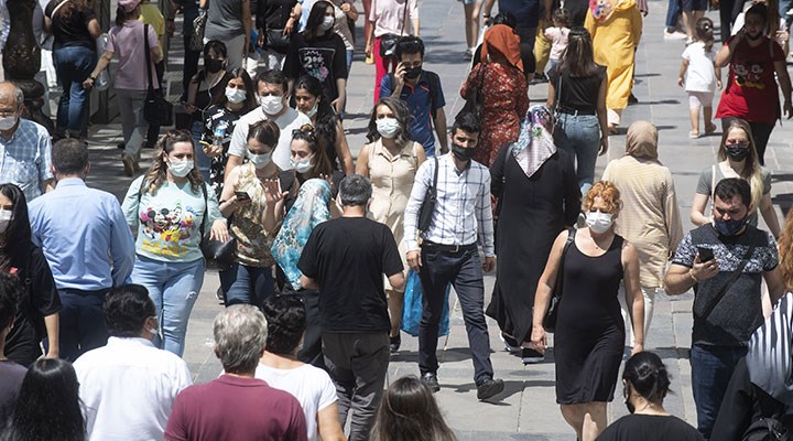 Koronavirüs: Türkiye'de günlük vaka sayısı 23 bine, can kaybı 100'e yaklaştı