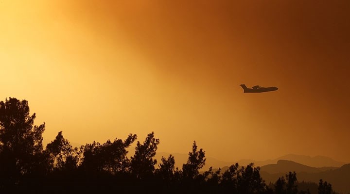 İspanya'dan iki yangın söndürme uçağı, bir nakliye uçağı ve 27 pilot Türkiye'ye geldi
