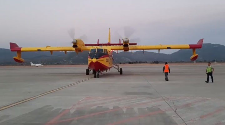 İspanya Büyükelçiliği: İki uçağımız bir günde 260 bin ton su attı