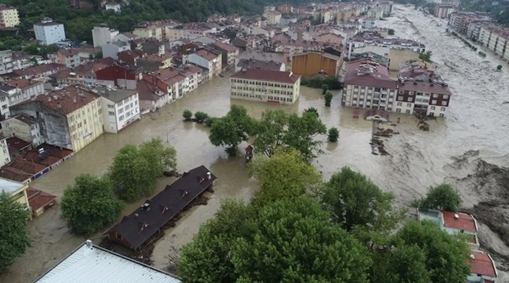 Sel felaketinde can kaybı 64'e yükseldi