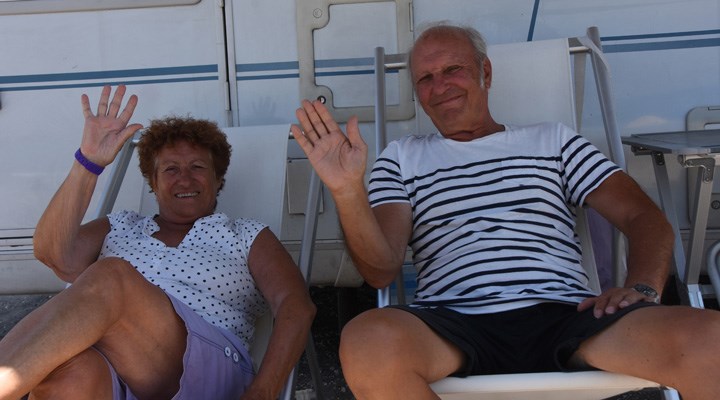 Fransız çift, 38 yıldır tatil için karavanla Türkiye'ye geliyor: Biz Demre’nin bir parçasıyız