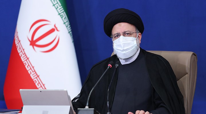 İran'da Cumhurbaşkanı Reisi'nin sunduğu kabine bir isim dışında güvenoyu aldı
