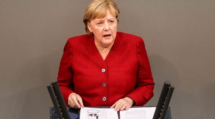 Merkel: Taliban ile diyalog devam etmeli