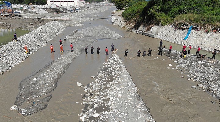 Sel felaketi sonrası kaybolan 16 kişi hala bulunamadı