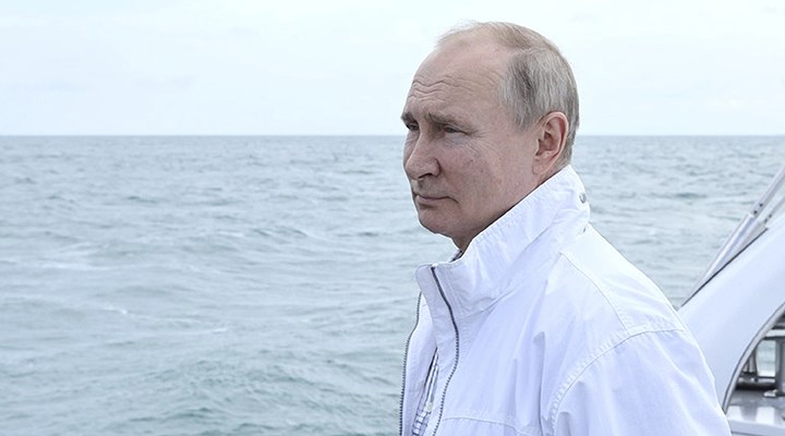 Putin karantinaya girdi