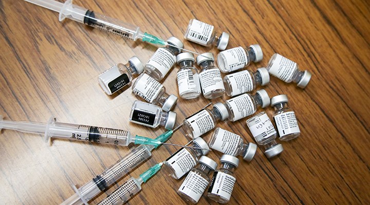 Türk Hemşireler Derneği: Boş aşı şişelerine kimlerin para ödediği açıklanmalı