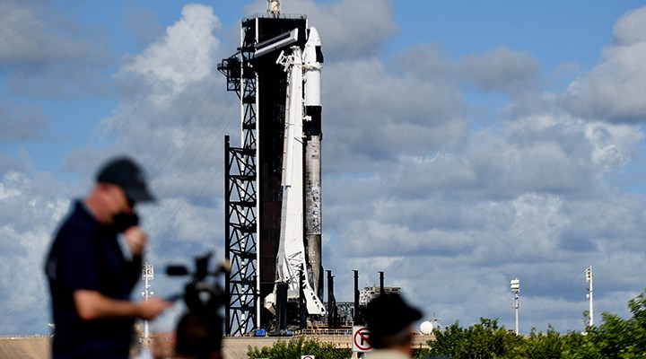 SpaceX roketi 4 kişiyi dünyanın çevresinde 3 gün gezdirecek