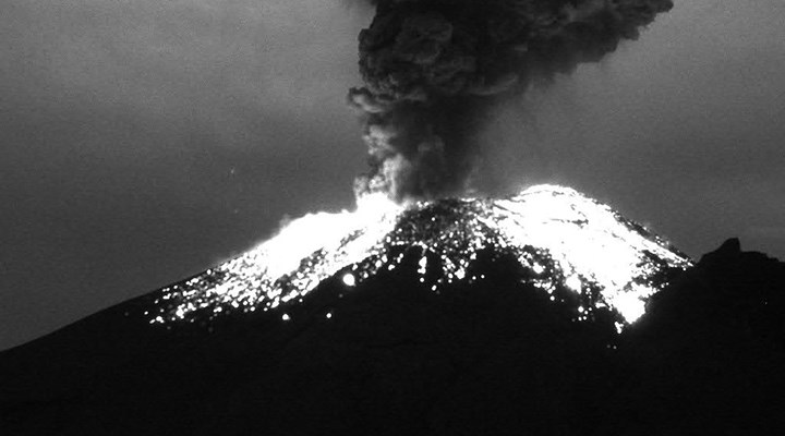 Popocatepetl Yanardağı’nda 24 saatte 6 patlama
