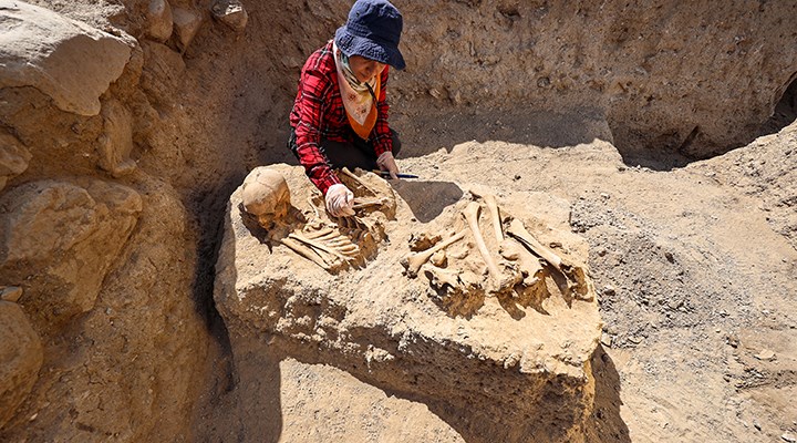 Çavuştepe Kalesi'nde Urartulardan kalma iki mezar bulundu