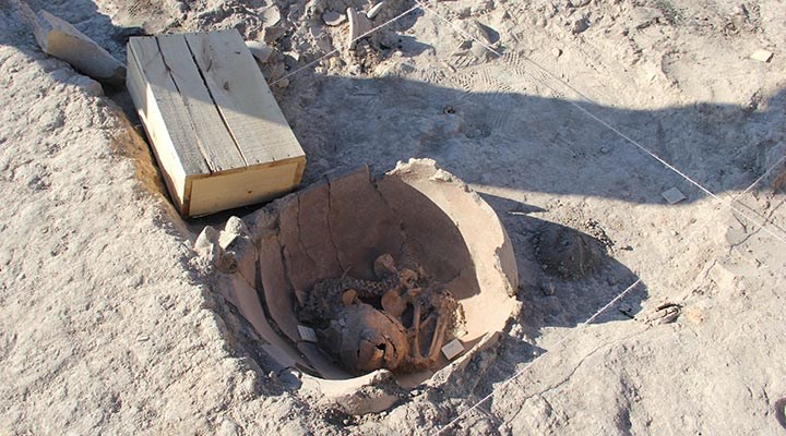 Arslantepe Höyüğü'nde 5 bin 600 yıllık çocuk iskeletleri bulundu