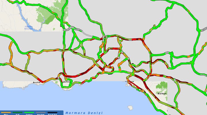 İstanbul'da akşam saatlerinde trafik yoğunluğu yaşanıyor