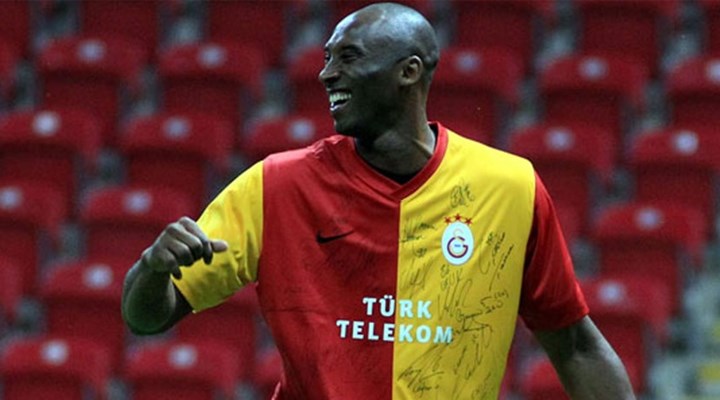 Kobe Bryant imzalı Galatasaray forması satışa çıkarıldı: 1 milyon 200 bin lira