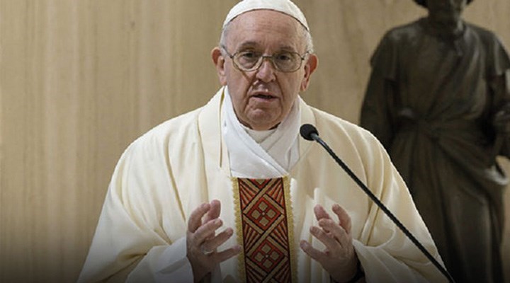 Papa'dan istimara uğrayan 216 bin çocuk için açıklama