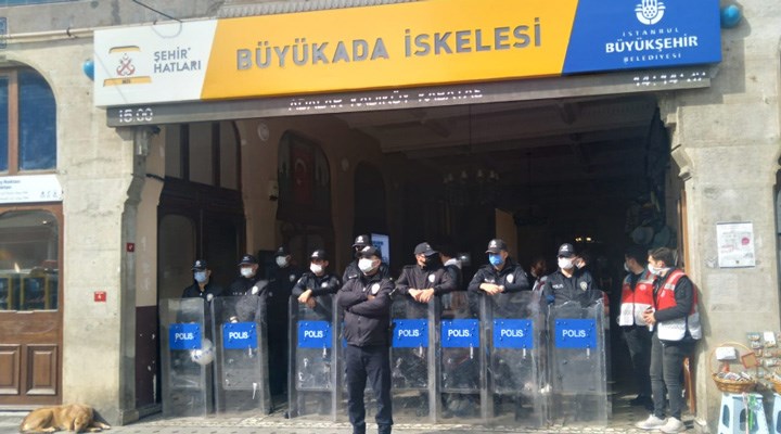 Büyükada'da TÜGVA'dan polis destekli işgal!