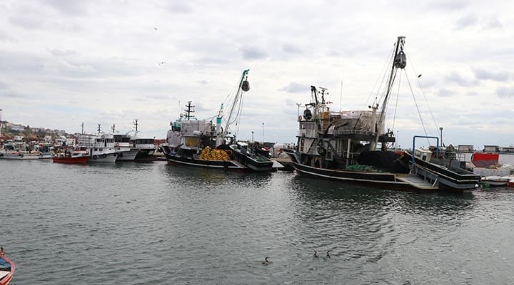 Balıkçılar müsilajın vurduğu Marmara Denizi'ni terk etti