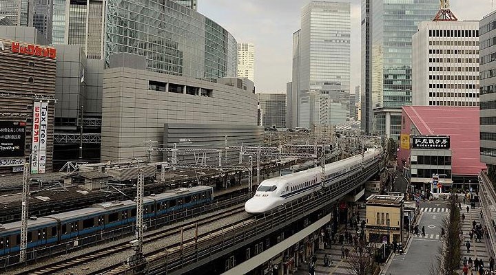 Japonya’da tren seferleri askıya alındı
