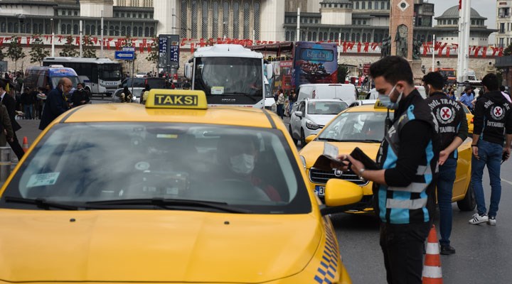 İstanbul'da turisti kabul etmeyen taksi, trafikten men edildi