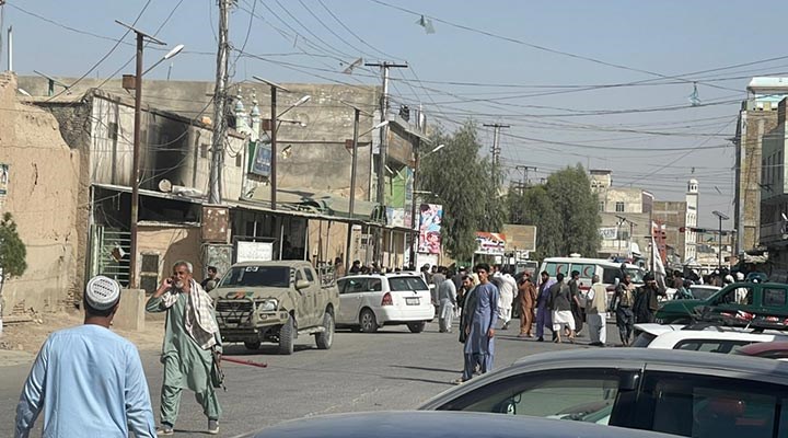 Afganistan'da camiye bombalı saldırı: En az 30 ölü
