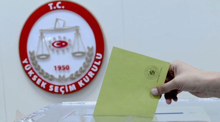 AKP'de oy verme sisteminin değişmesi gündemde: Zarfsız, elektronik veya parmak iziyle oy kullanma tartışılıyor