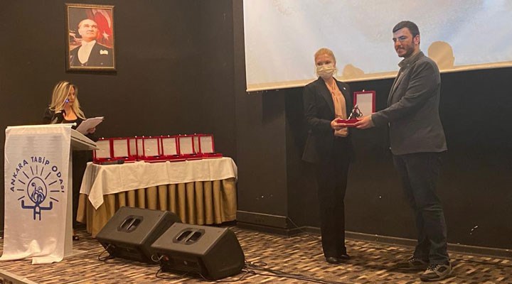 Ankara Tabip Odası'ndan muhabirimiz İsmail Arı'ya ödül