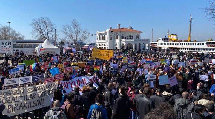 Kadıköy'de Boğaziçi protestoları nedeniyle 9 kişinin yargılandığı dava ertelendi