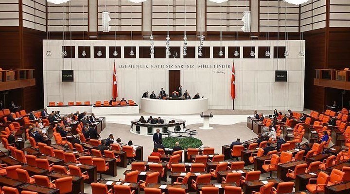 CHP’nin bürokrasideki yozlaşmanın araştırılması talebi AKP ve MHP oylarıyla reddedildi