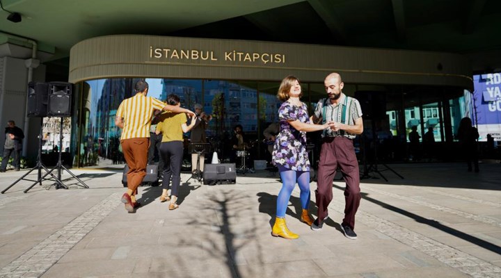 Mecidiyeköy Meydanı yenilendi: ‘Cehennemdi, şimdi caz müzik dinliyoruz’