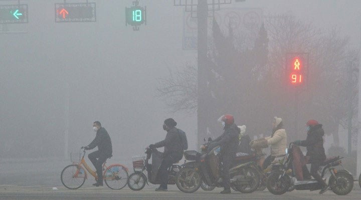 Çin’de hava kirliliği rekor seviyede: Bazı otoyollar ve okul oyun alanları kapatıldı