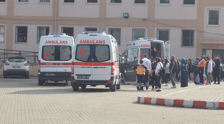 Okul kantinindeki çiğ köfte 60 öğrenciyi hastanelik etti