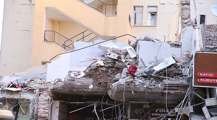Malatya’da çöken binanın enkazından sağ çıkanlar anlattı: Kendi imkanlarımızla çıktık