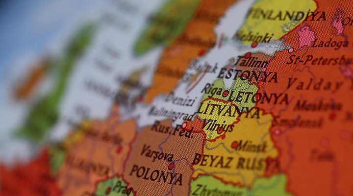Letonya'da aşısız vekillerin meclis çalışmalarına katılması yasaklandı