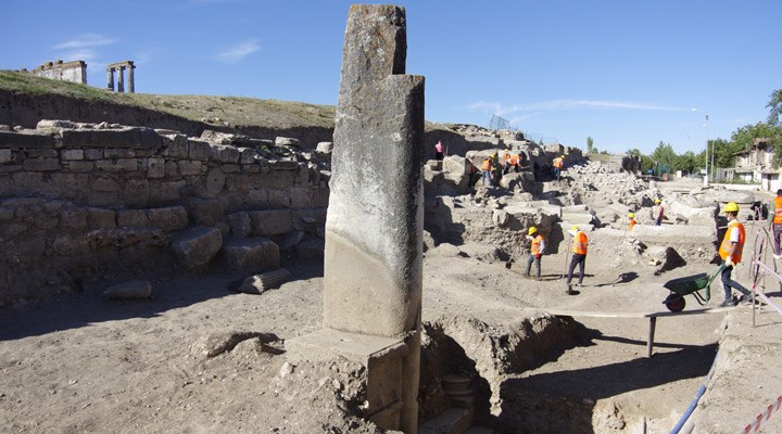 Kütahya'da yıllarca türbe sanılan yer arkeolojik kazı sonrası boş çıktı