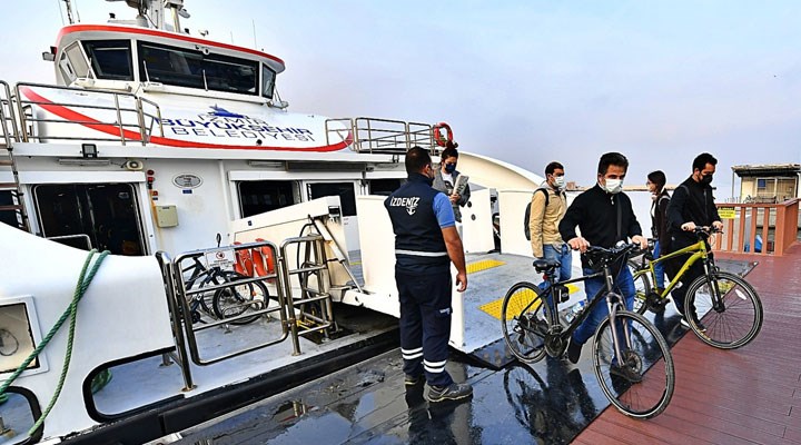İzmir’de sürdürülebilir ulaşım dönemi: Bisikleti ile vapura binen yolcu sayısı 74 bini geçti