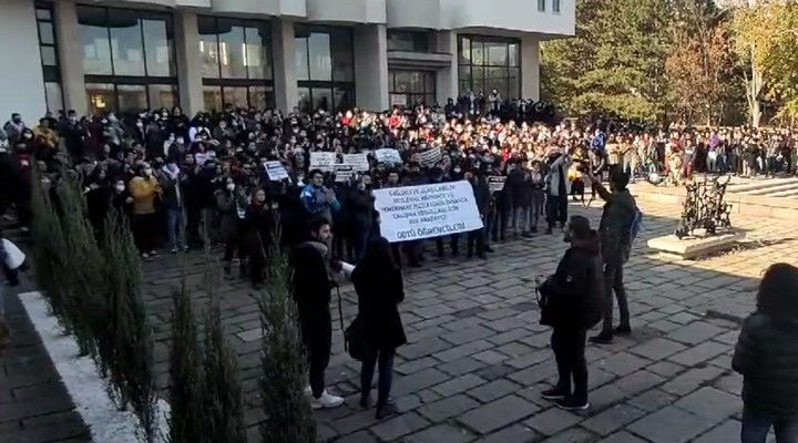 ODTÜ öğrencilerinden yemekhane protestosu