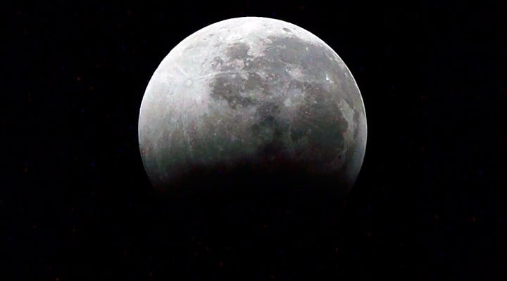 Kozmonot Dubrov, son 6 asrın en uzun Ay tutulmasını fotoğrafladı