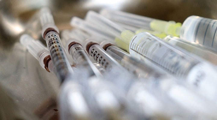 Sansür kalktı, gerçek gün yüzüne çıktı: 2,4 milyon doz aşı çöpe gitmiş!