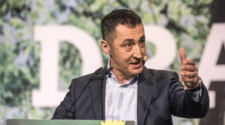 Yeşiller Partisi'nde kriz yaratmıştı: Cem Özdemir'e Tarım Bakanlığı görevi verildi